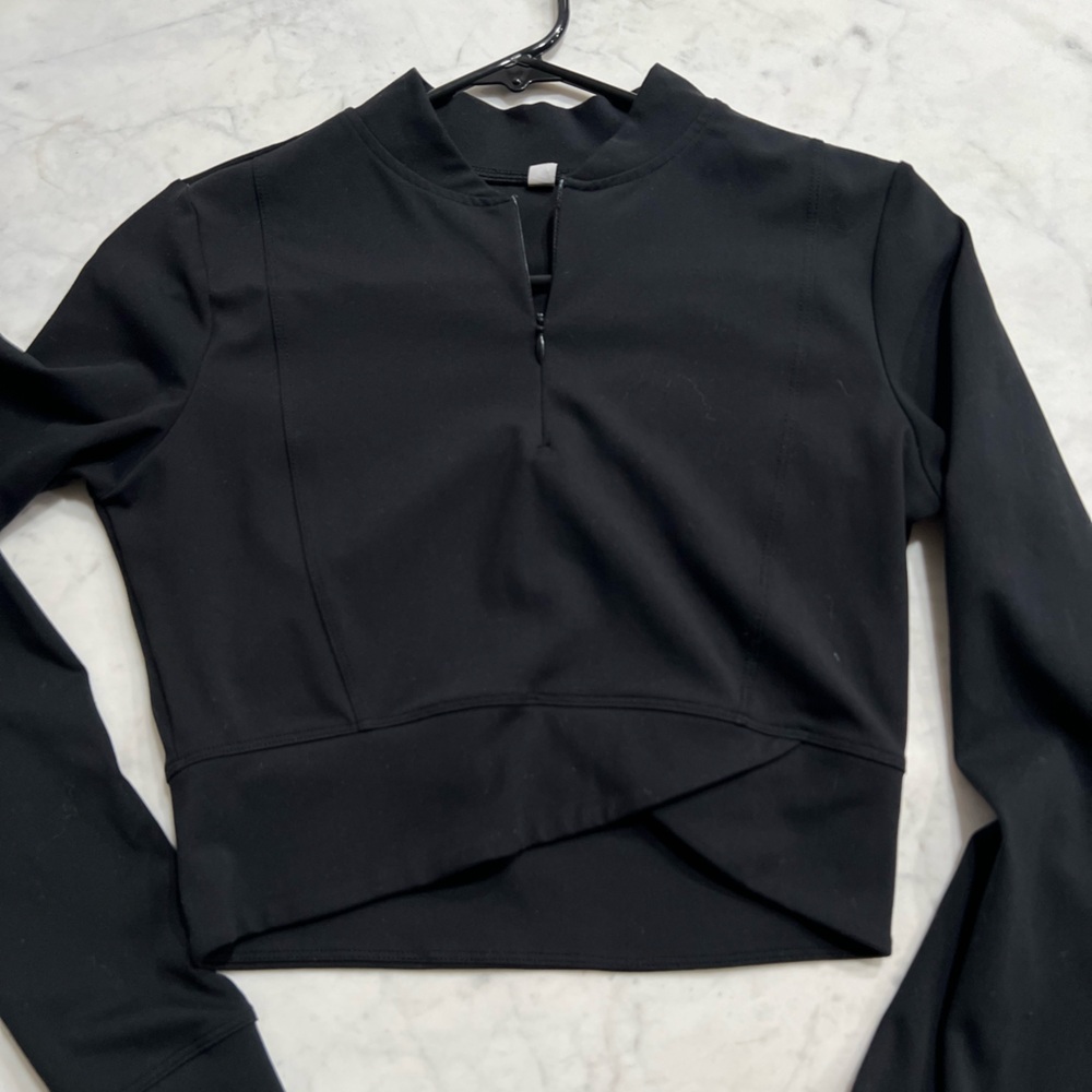 Yogalicious Jet Black Long Sleeve Crop Top